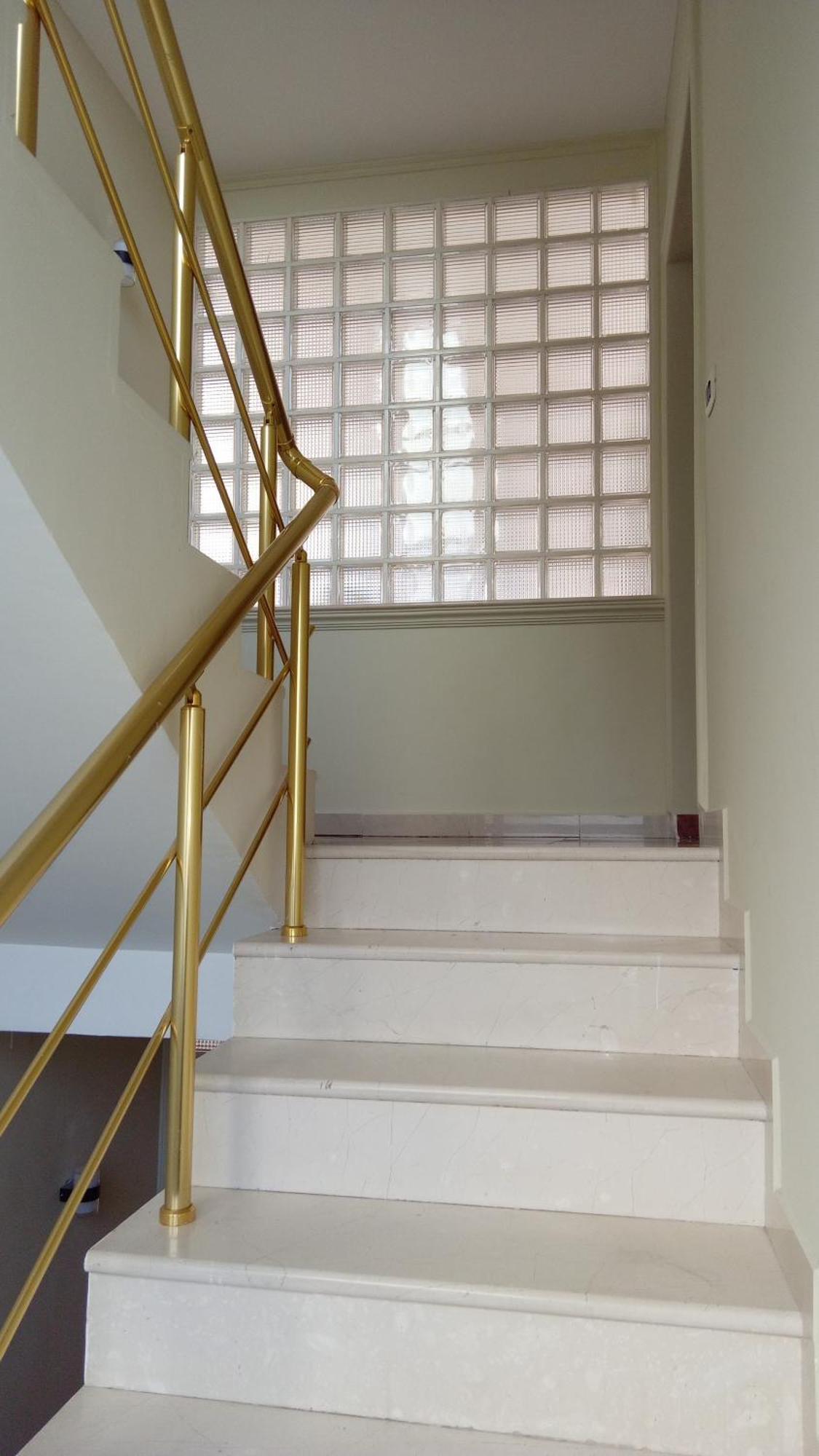 Mandarine Hostel Тирана Экстерьер фото