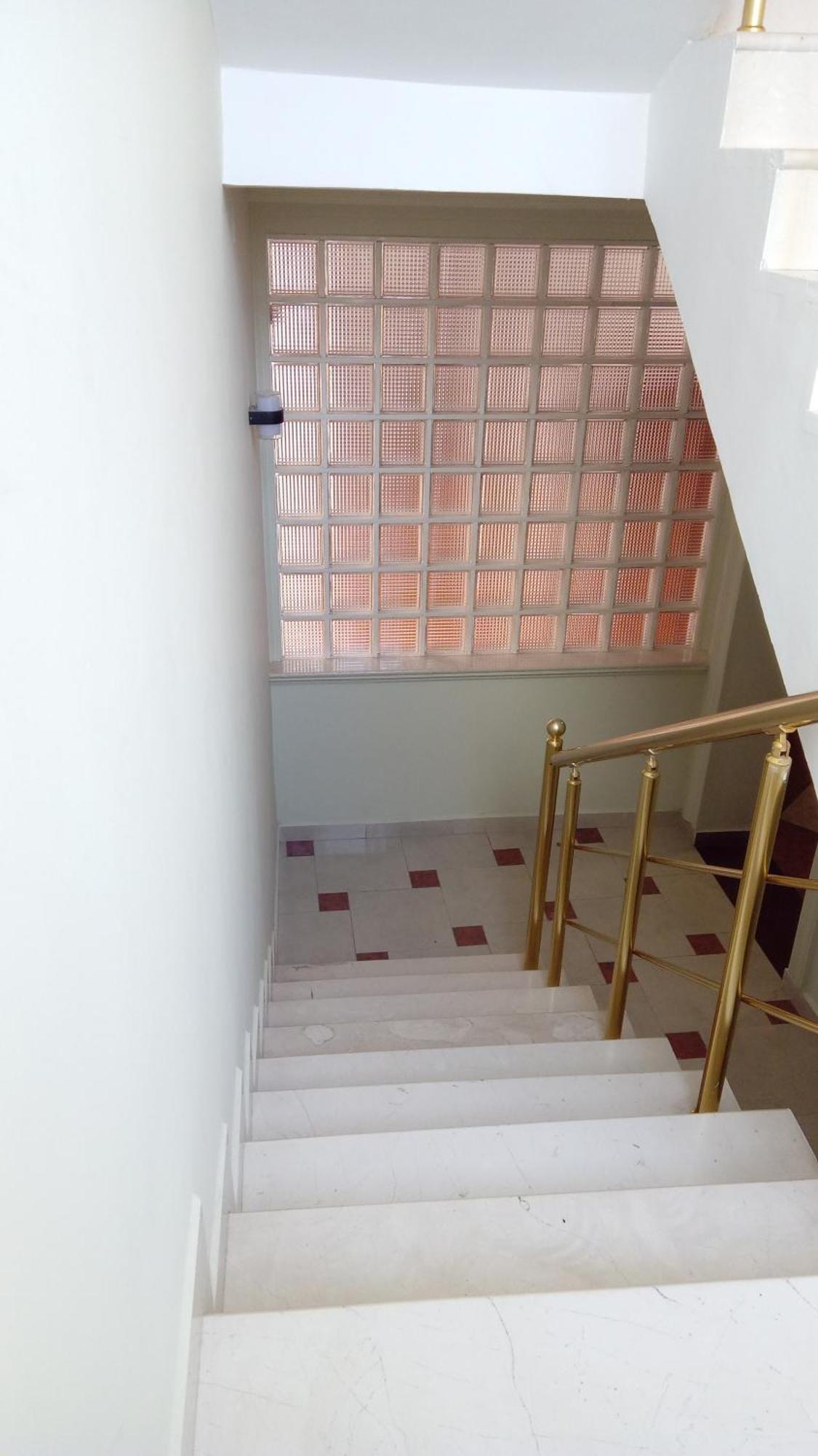 Mandarine Hostel Тирана Экстерьер фото