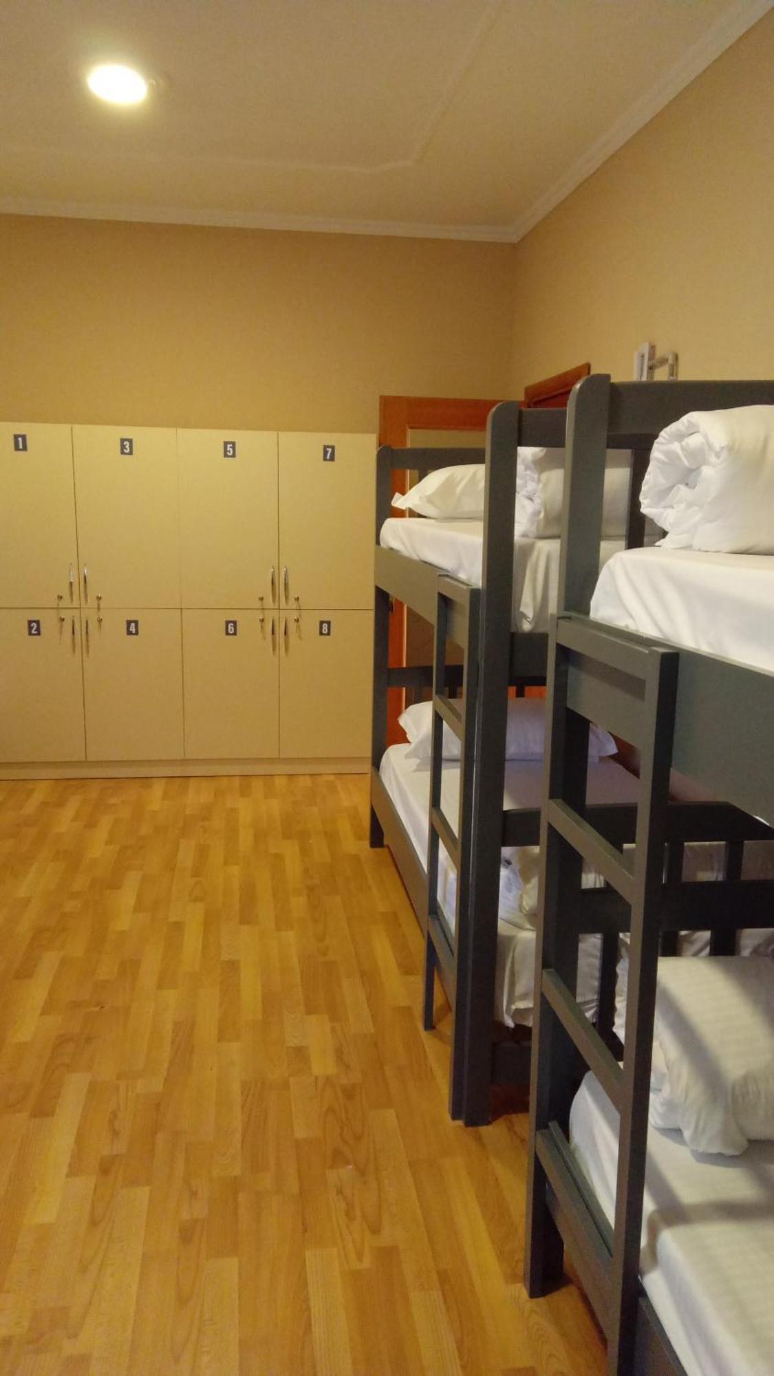 Mandarine Hostel Тирана Экстерьер фото