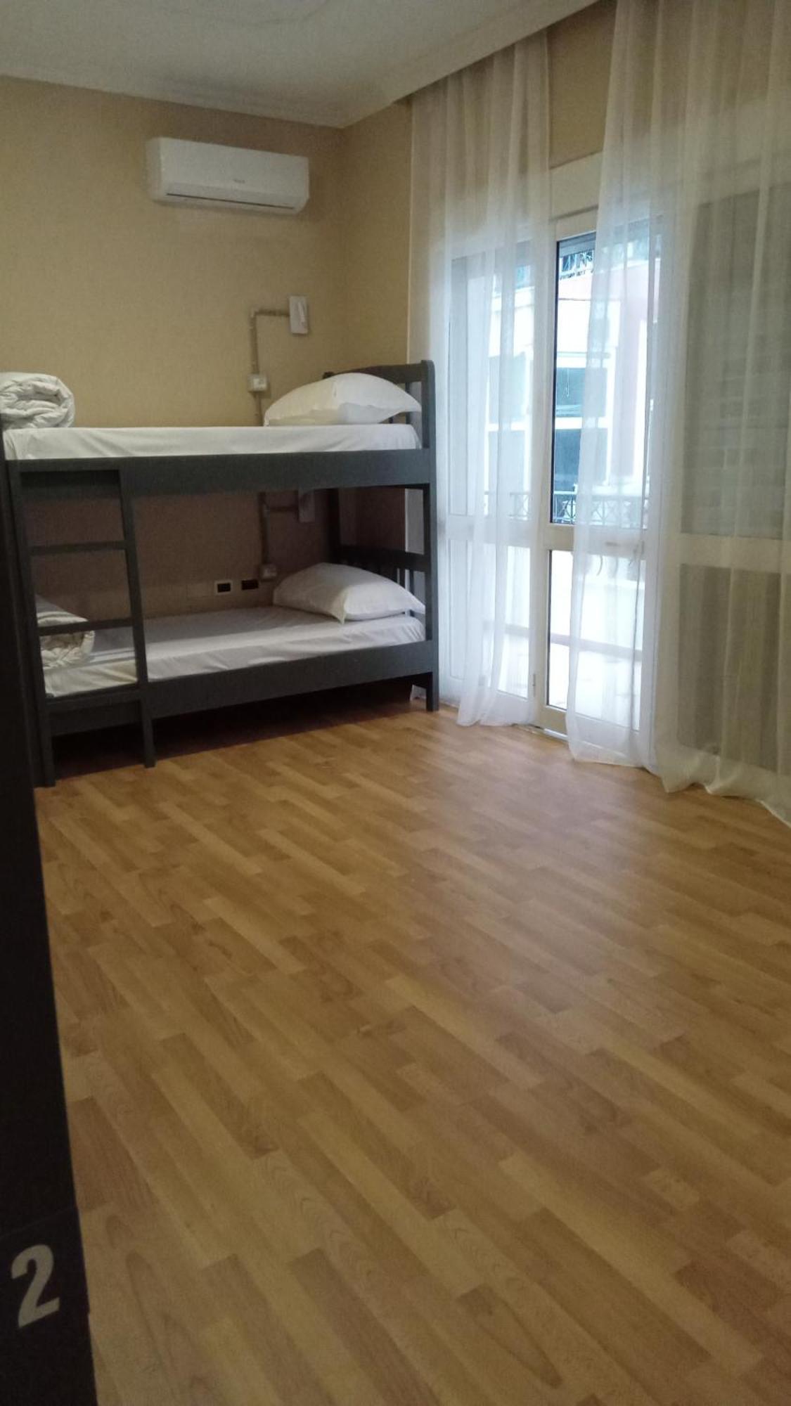 Mandarine Hostel Тирана Экстерьер фото