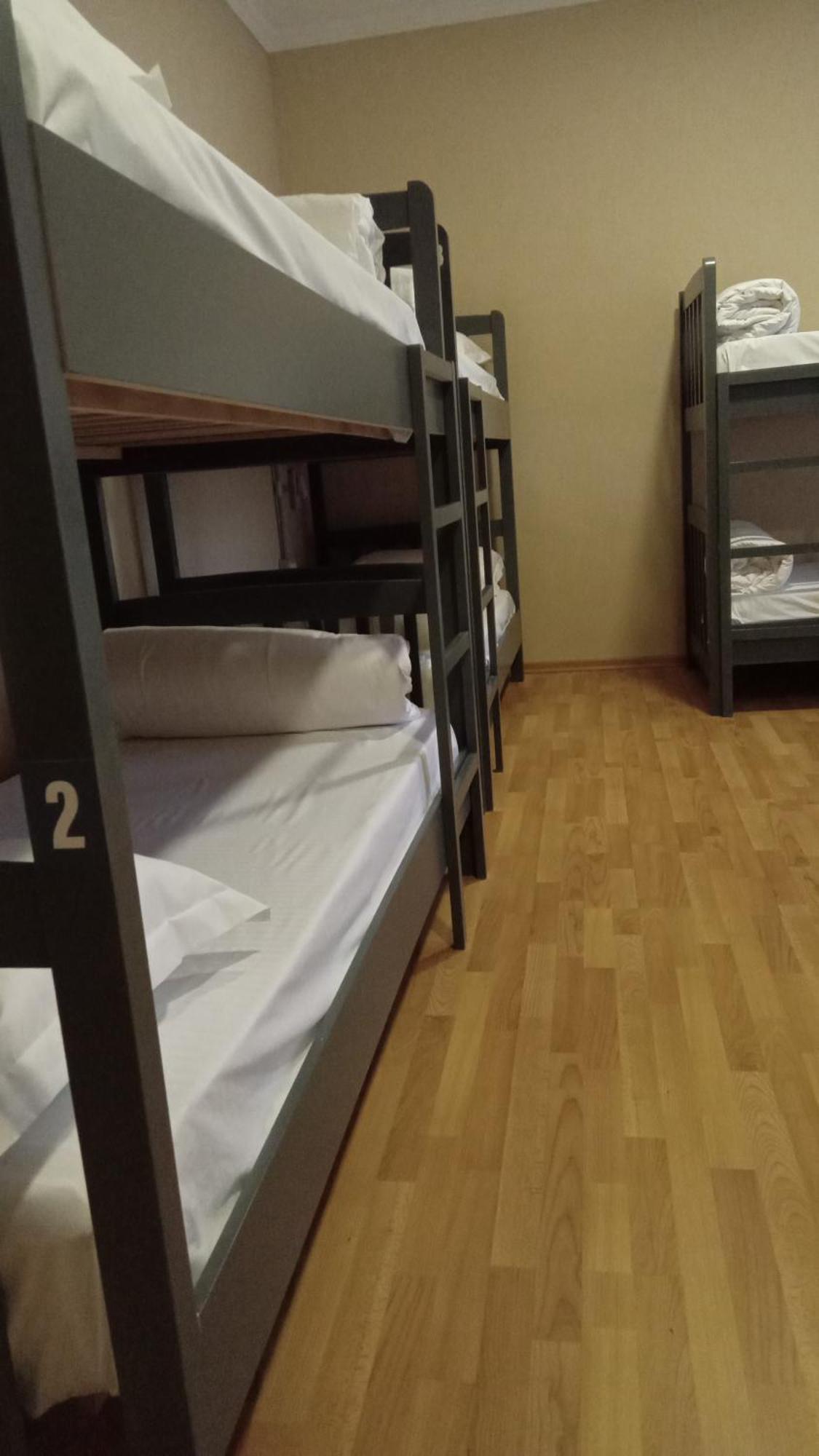 Mandarine Hostel Тирана Экстерьер фото