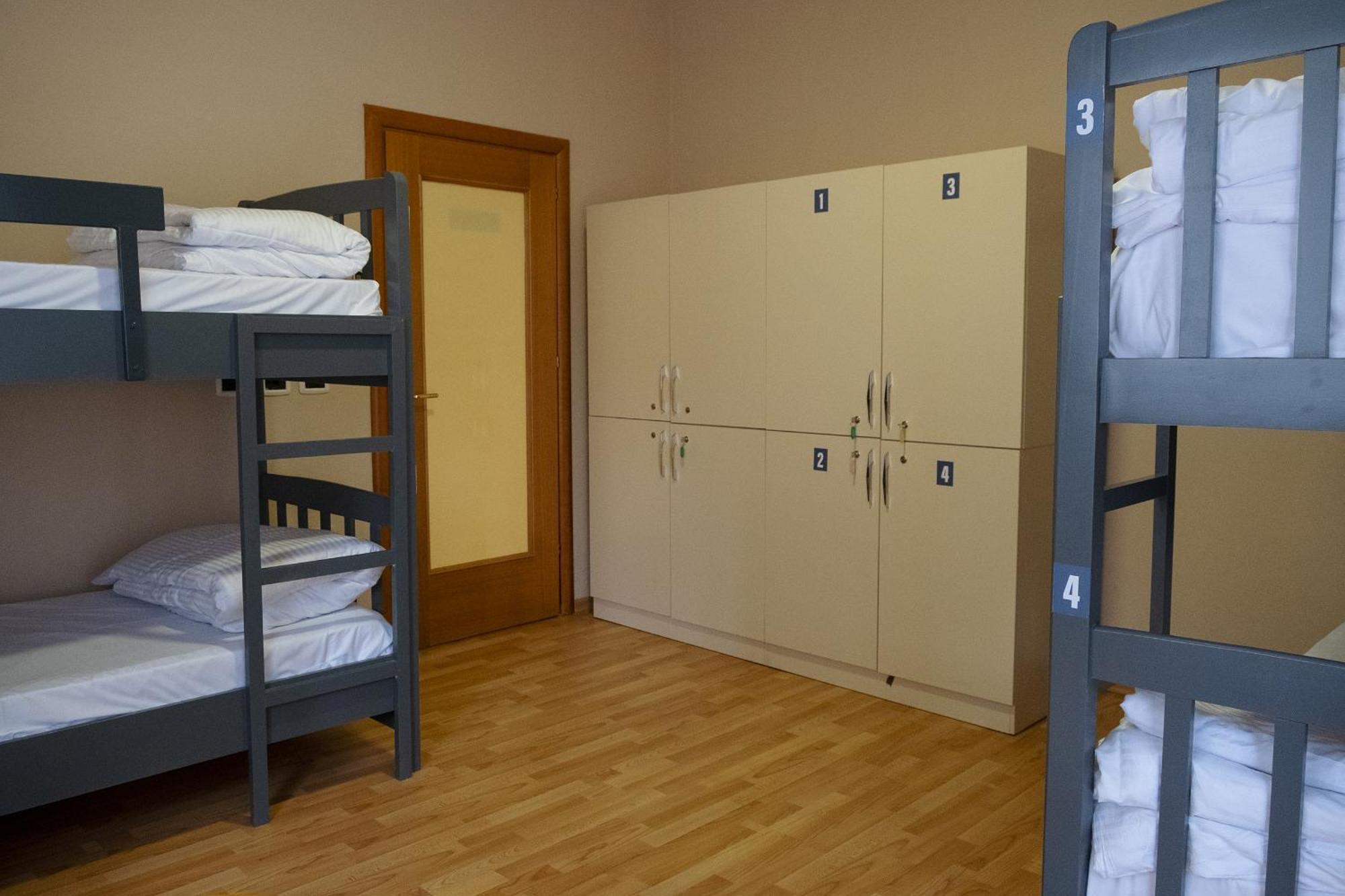 Mandarine Hostel Тирана Экстерьер фото