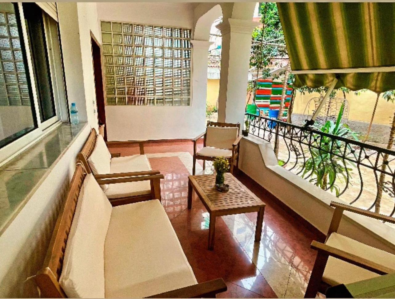 Mandarine Hostel Тирана Экстерьер фото