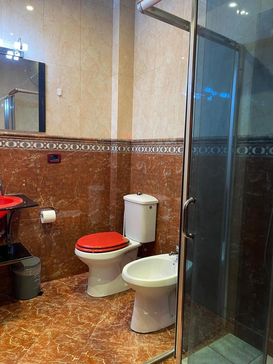 Mandarine Hostel Тирана Экстерьер фото